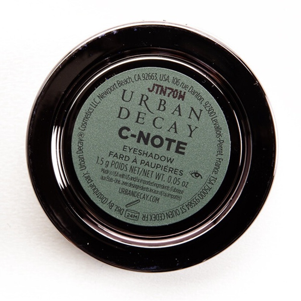Shimmering Green C-Note Eyeshadow by URBAN DECAY - Picture 4 of 4